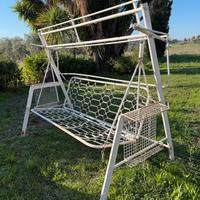 Dondolo / letto in ferro