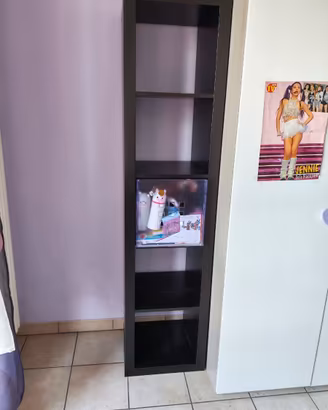 Libreria colore nero con cassetto