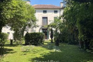 VILLA VENETA CON PARCO DA TRASFORMARE IN BED AND B
