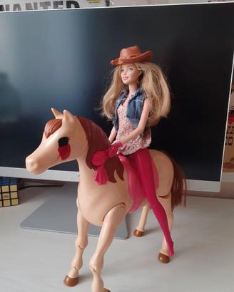 Barbie con cavallo + gadget