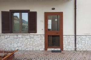 Ampio studio medico arredato