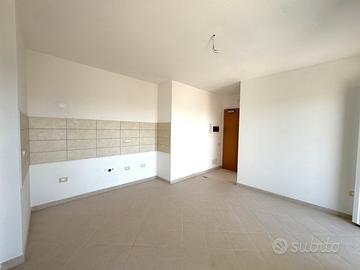 Pari al Nuovo, Trivano con Balcone e P.Auto