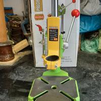 Supporto per trapano a colonna.