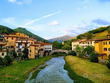 Dicomano 5 vani 4 camere servizi cantina p.auto