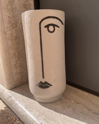 Vaso in cemento decorato