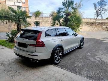 Volvo V60 Cross Country 