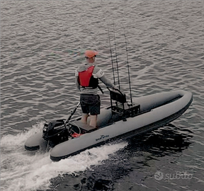 Kaboat da pesca accessoriato di tutto