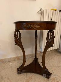 tavolino in legno intagliato stile francese