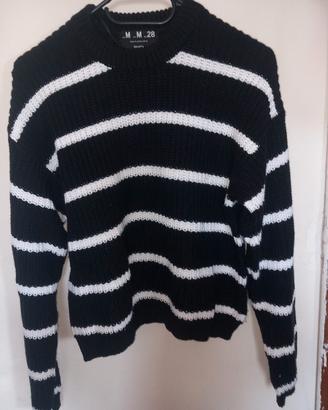 Maglione di Bershka taglia M, colore bianco e nero