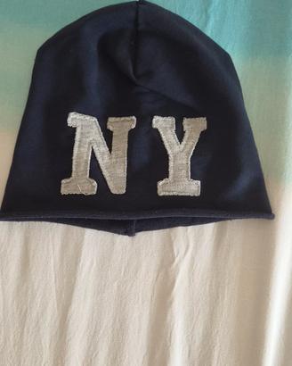 Cappello bimbo OVS NY 12-18 mesi 46-48 cm

