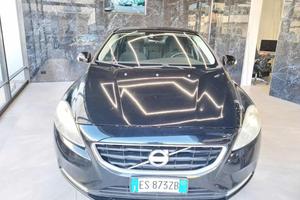 VOLVO V40 D2 1.6 Momentum