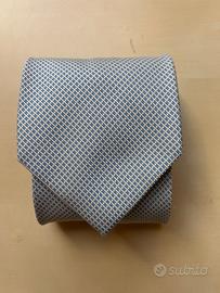 Cravatta verde chiaro con geometrie a rombi