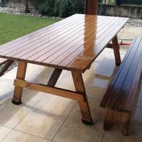 Tavolo piu panchine