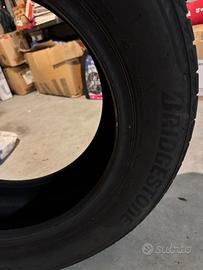 Copertone Bridgestone 215/60 r16