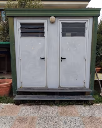 box con 2 bagni singoli usato accettabile 
