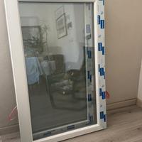 finestre fisse in PVC con doppi vetri 