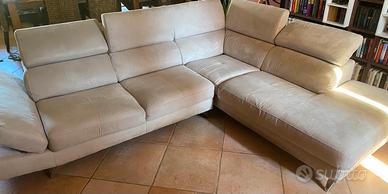 Divano angolare in tessuto microfibra