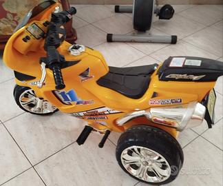 Moto elettrica bambini cavalcabile