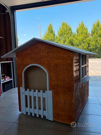 Casetta in legno fatta a mano