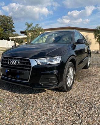 Audi Q3 2.0 TDI nera/black 120 cavalli
