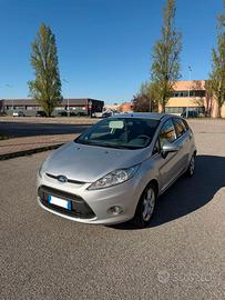 Ford Fiesta 1.4 TDCi 5p. Titanium –  neopatentati