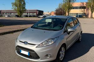 Ford Fiesta 1.4 TDCi 5p. Titanium –  neopatentati