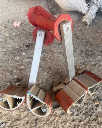Pinza porta pannelli