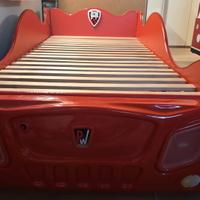 Letto a forma di auto