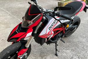 Hypermotard 821