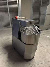 Impastatrice 30l per cucina professionale.