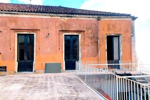 Palazzo d'epoca piano a nobile multispazio