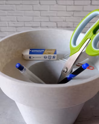 Portapenne trasformabile in vaso con matite pianta