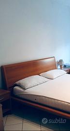 Letto in legno di ciliegio