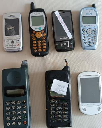 CELLULARE VINTAGE DANNEGGIATO