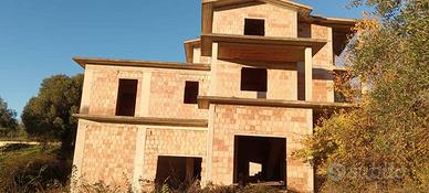 Rustico / Casale di 410 m² con più di 5 locali e b