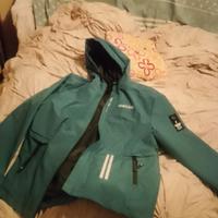   giacca sportiva impermeabile