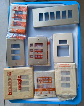 Placca e supporto per serie magic  Bticino