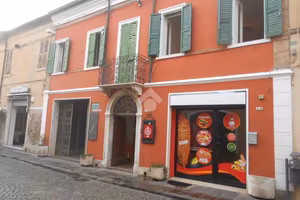 NEGOZIO A COMACCHIO