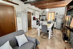 Appartamento di 80 m² con 4 locali e box auto a Te