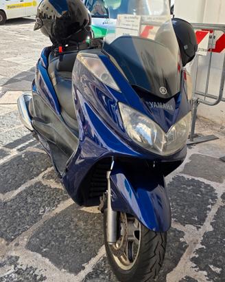scuterone majesty 400