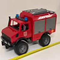 Bruder MB Unimog camion Pompieri con luci e suono