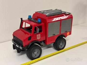 Bruder MB Unimog camion Pompieri con luci e suono