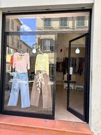 Cessione attività negozio - doppia vetrina centro