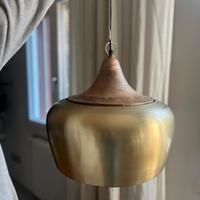 Lampada a sospensione moderna