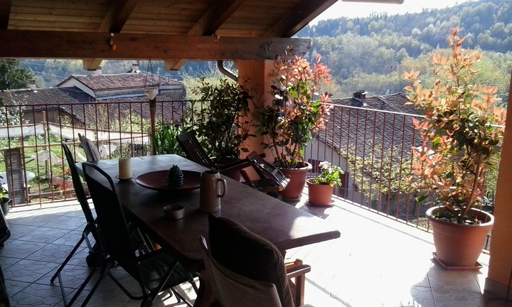 Casolare ristrutturato giardino