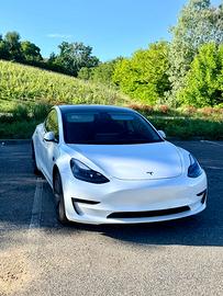 Tesla Model 3 Long Range AWD – 09/2021 – 36.000 km