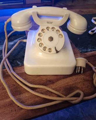 telefono di altri tempi 