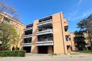 TRILOCALE PRIMO PIANO CON BOX