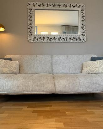 Divano 3 posti Natuzzi in tessuto grigio chiaro