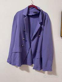 Giacca lilla con tasche finte e bottoni argentati